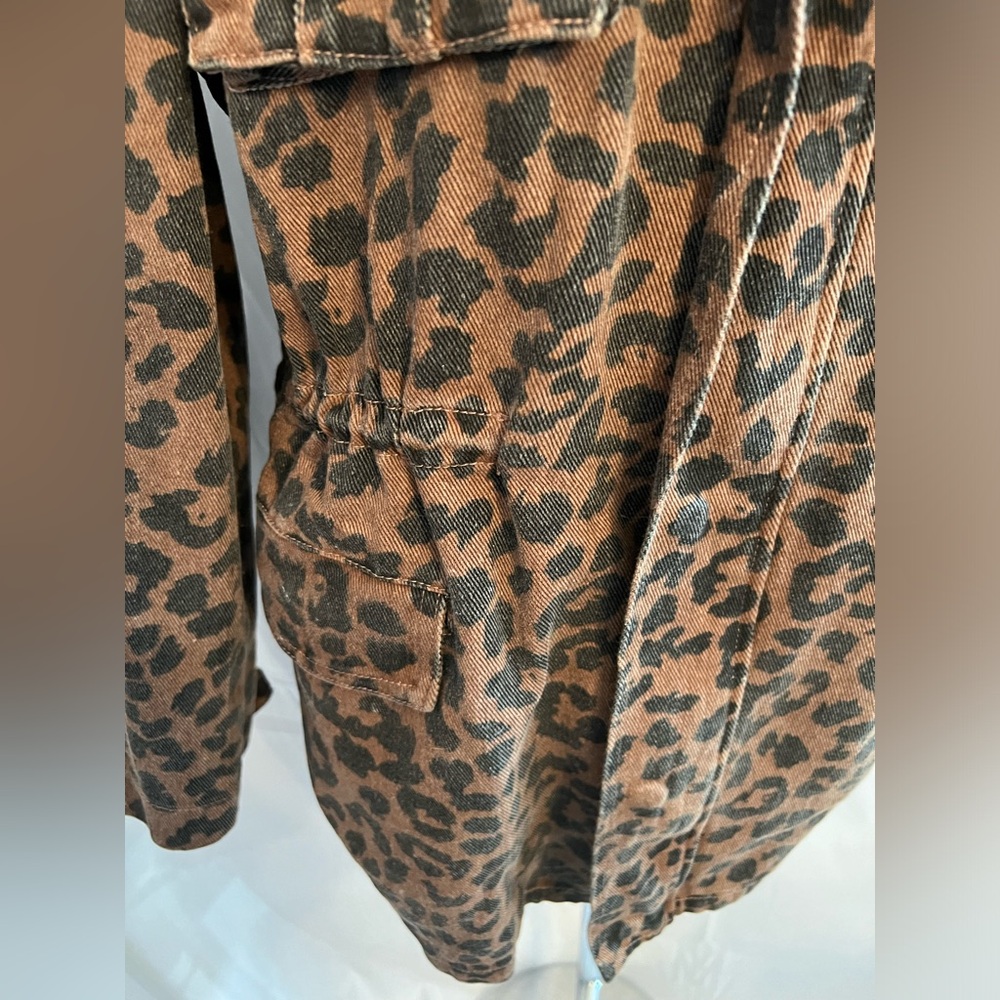 Hayden Leopard Print Bomber Jacket - Picture 5 of 10